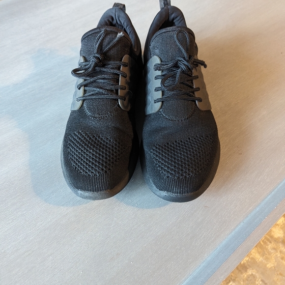Women's Aldo running shoes - Picture 2 of 4